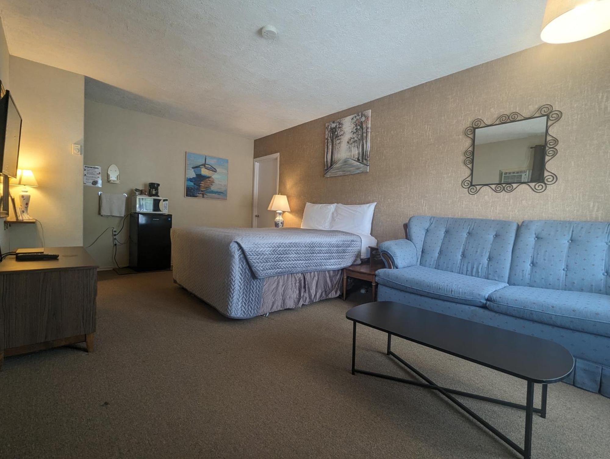 Pinewood Inn Barrys Bay Экстерьер фото